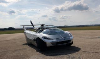 Летящ автомобил извърши първия междуградски полет в Словакия