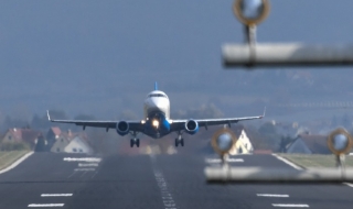 Пиян пасажер принуди Боинг 767 да кацне