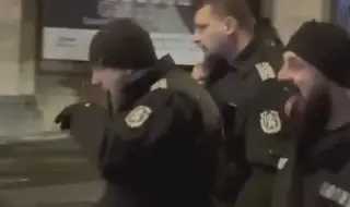 СДВР започва проверка за „плезещия се“ полицай от протеста срещу бюджета