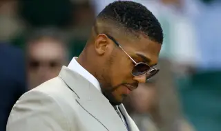 Антъни Джошуа си татуира имената на загиналите си приятели