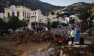 Порои, наводнения и жертви в Гърция (СНИМКИ)