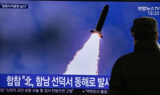 Северна Корея изстреля 10 разнородни ракети