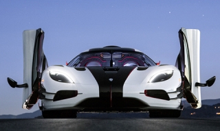 Продадоха Koenigsegg One:1 за $10 млн.