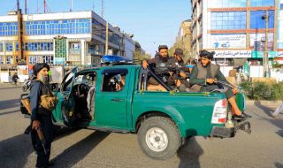 Бомбен атентат в Кабул уби талибански духовник