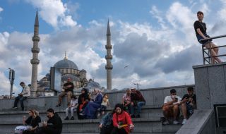Истанбул пред земетресение? Търсят палатки и спални чували.