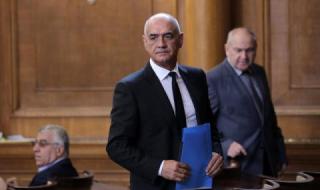 Шефът на НЗОК: Организирана група източва Здравната каса