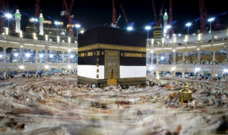 Кран се срути и уби над 87 души в Мека (Видео)