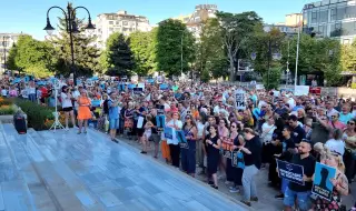Около 2 хиляди варненци  подкрепиха на протест задържания си кмет 