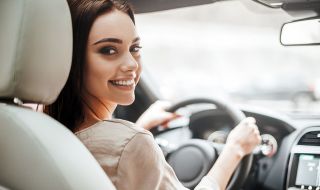 Дамите се смятат за по-добри шофьори от мъжете