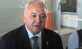 Демерджиев: Има доста странни обстоятелства, свързани с действия на Десислава Атанасова