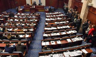 Министър се оттегли в Северна Македония