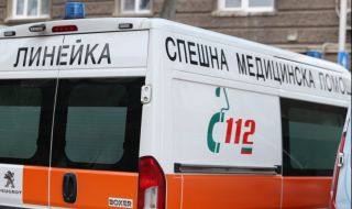 Моторист и приятелката му са тежко ранени в катастрофа в село Хайредин