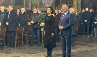 Панихида в памет на жертвите на Голодомора беше отслужена в София СНИМКИ