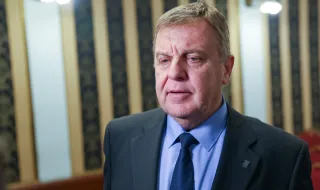 Красимир Каракачанов: Европа се готви за война с Русия