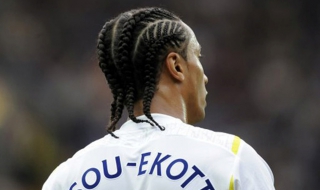 Страховитите голове на Асу-Екото срещу Евертън и Ливърпул (Видео)