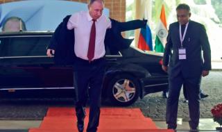 Путин оставя президентството, но не си тръгва