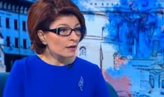 Десислава Атанасова: Властта работи срещу опозицията