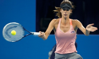 Пиронкова прегази хърватка за 44 минути