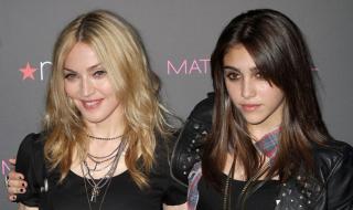 Дъщерята на Мадона си пусна косми под мишниците (СНИМКА)