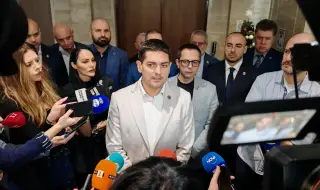 Радостин Василев: Очаквайте изненади. Сега е моментът Румен Радев да слиза на терен