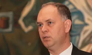Георги Кадиев: САЩ  натискат за изтеглянето на "Лукойл" от България