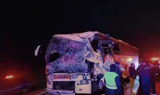Шофьор спаси около 40 пътници при катастрофа край Мездра