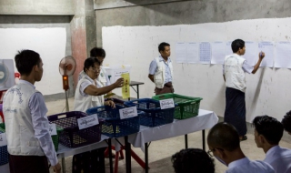 В Мианмар се проведоха исторически избори