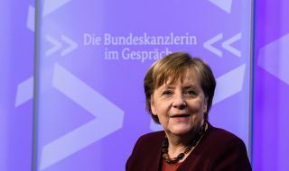 Партията на Меркел се клати преди изборите