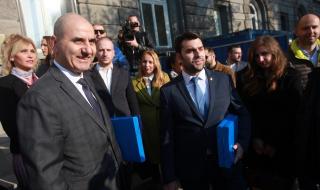 Цветанов първи регистрира ГЕРБ за евроизборите