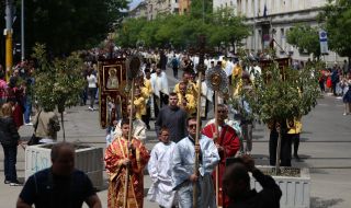 Мощите на светите братя Кирил и Методий пристигнаха в София 