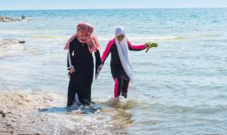 Изумителни правила и традиции по мюсюлманските плажове (СНИМКИ)