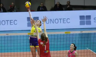 Женската волейболна лига започва ударно