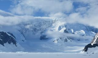 Над 90 нови вулкана дремят под Антарктика