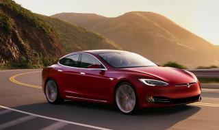 Tesla измина 1077км с едно зареждане