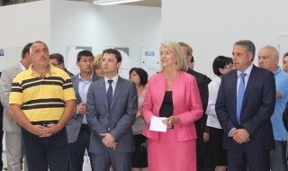 Борисов откри завод за седалки на BMW