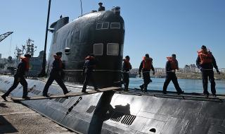 Руска атомна подводница неочаквано изплува край Аляска