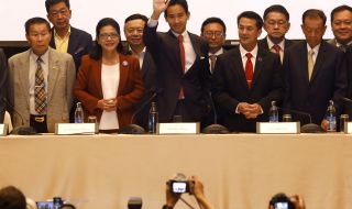 Победителят на изборите в Тайланд прави коалициционно правителство с още 7 партии