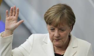 Мъж се опита да нападне Меркел (ВИДЕО)