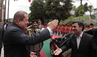 Чавес прие Ахмадинеджад с обещания за подкрепа