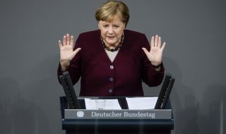 Меркел: Броят на заразените отново може да се увеличи бързо