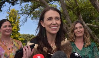 Джасинда Ардърн се сбогува емоционално със сънародниците си като премиер на Нова Зеландия