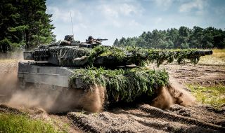 Още една държава въоръжава Украйна с танкове "Леопард 2"