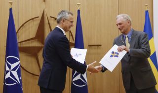 Финландия и Швеция подадоха молба за членство в НАТО