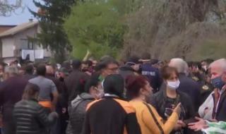 &quot;Факултета&quot; пламна, ромите излязоха на протест