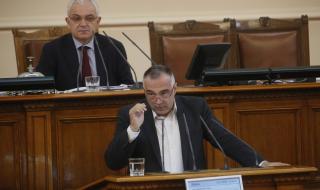 Кутев: Депутатът Петър Петров няма място в парламента