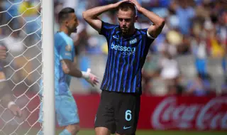 Интер оставя решението за бъдещето на двама от ветераните за последния момент