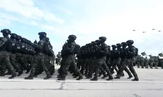 Вучич предложи роботизация на сръбската армия