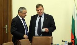 Каракачанов: Уведомих най-възпитано г-н Симеонов, че желаем да се явим сами