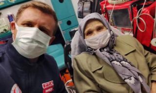 Приеха спешно майката на Наим Сюлейманоглу в турска болница (СНИМКИ)