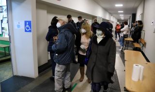 Избирателната активност към 9 ч. е била 4,2%